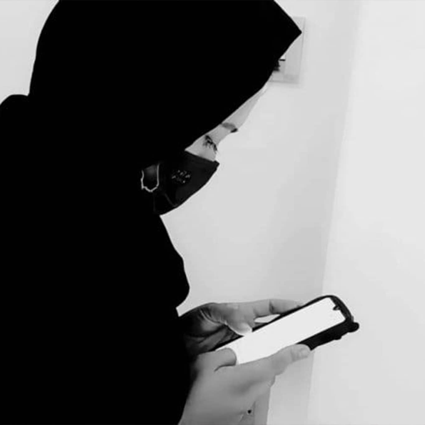 در حال حاضر در حال تماشای این مورد هستید انزوا و خاموشی؛ روایتی از تأثیرات محدودیت انترنت